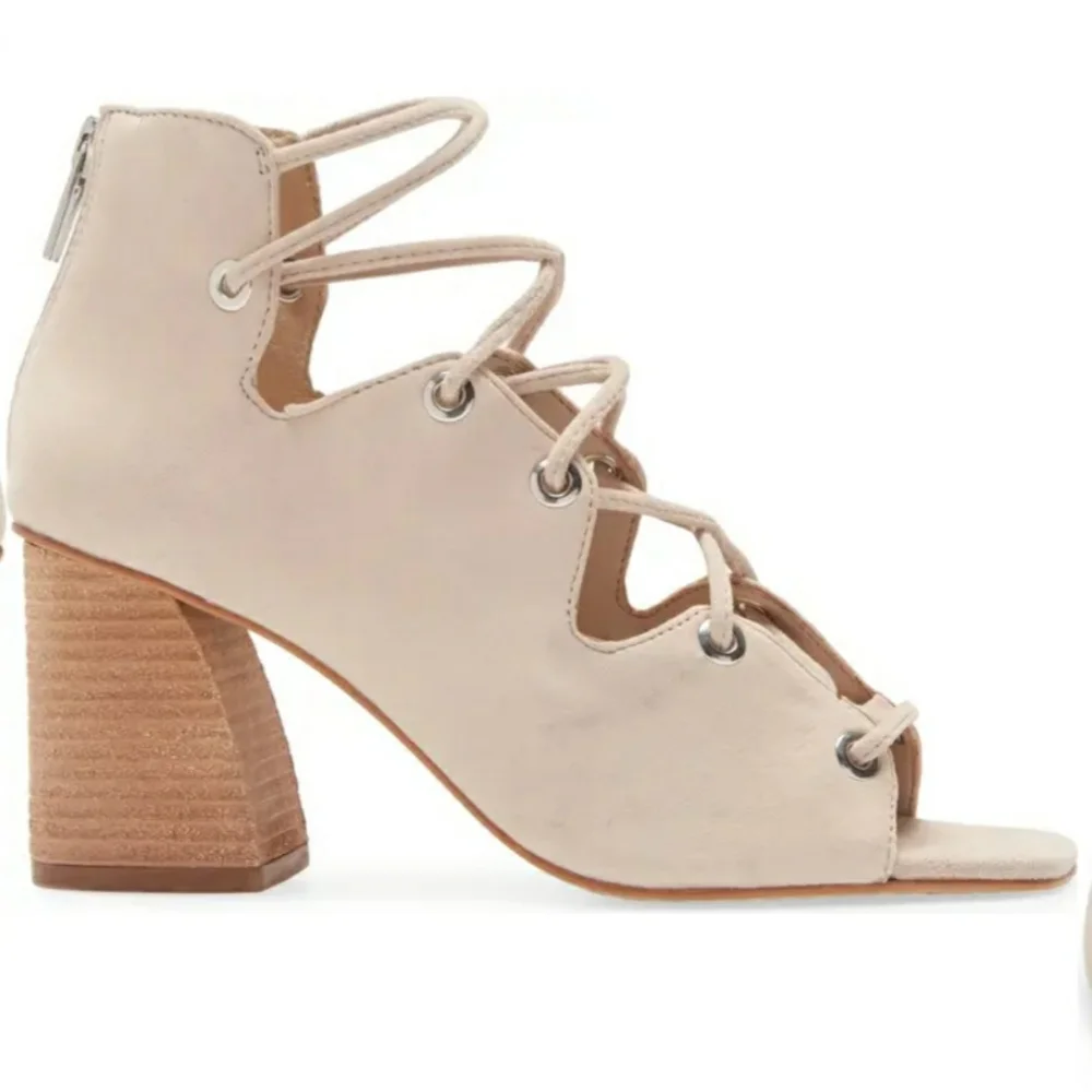 Vince Camuto Nahara Suede Laced Zipback Square Toe Cuban Heel Sandals NWOT 9